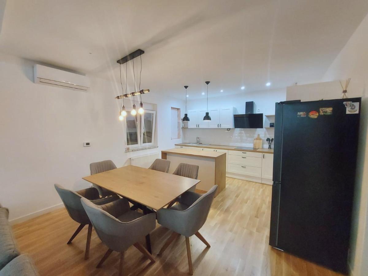 Apartman Konfidenca 비오그라드나모루 외부 사진